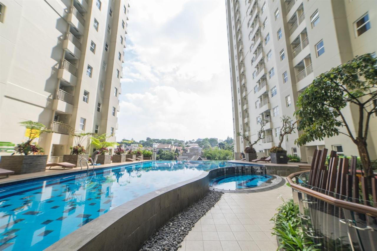 Modern Chic 2br Parahyangan Near Unpar By Travelio
